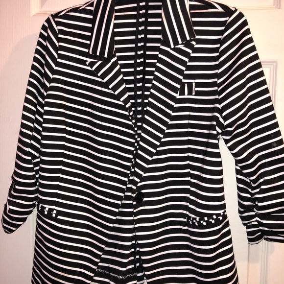 Blazer - Picture 3 of 3